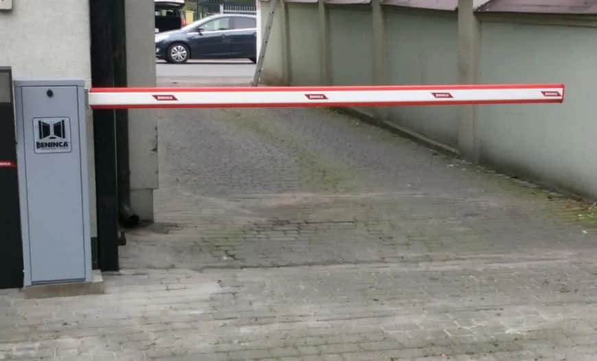 Jak otworzyć szlaban na osiedlu - proste metody dla każdego mieszkańca